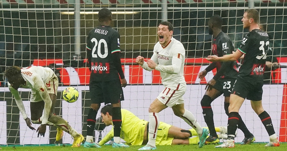 Roma šokirala San Siro u 94. minuti i pomogla Napoliju