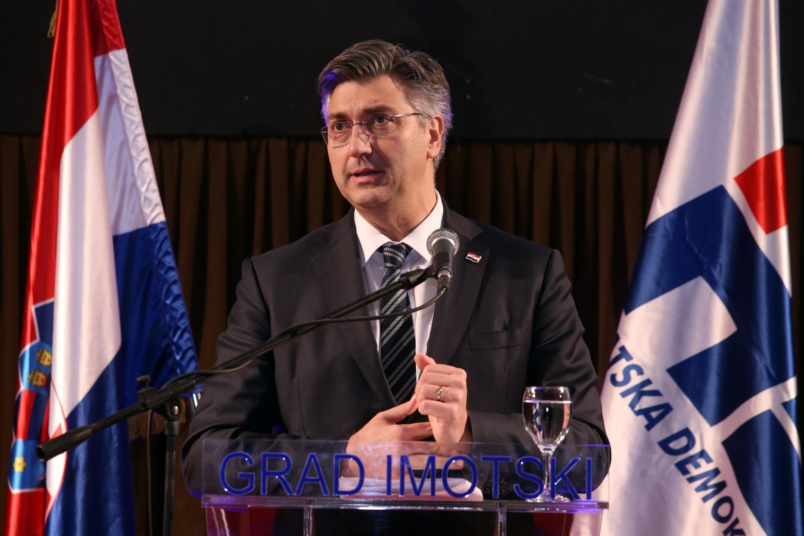 Plenković HDZ-ovcima u Imotskom: Obećajem vam brzu cestu