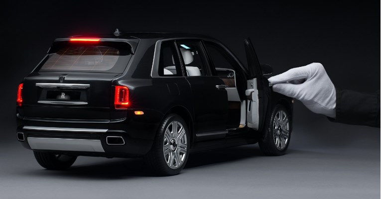 VIDEO Ovo je najjeftiniji novi Rolls Royce. I najmanji