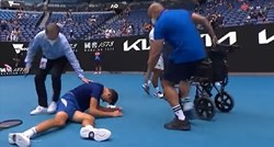 VIDEO Mladi tenisač se srušio nakon poraza u finalu. S terena ga odveli u kolicima