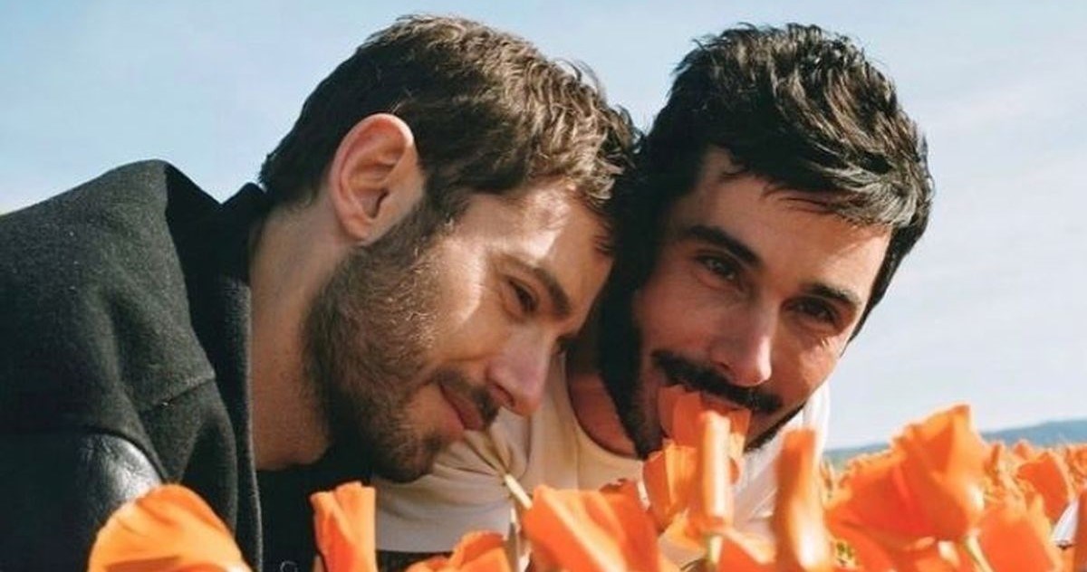 Glumac iz Slatkih malih lažljivica objavio da je gej i predstavio dečka: "Volim te"