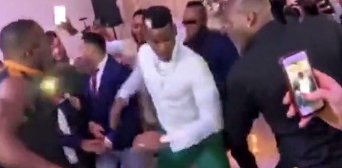 Pogledajte kako se Pogba na svadbi "oporavlja" od ozljede