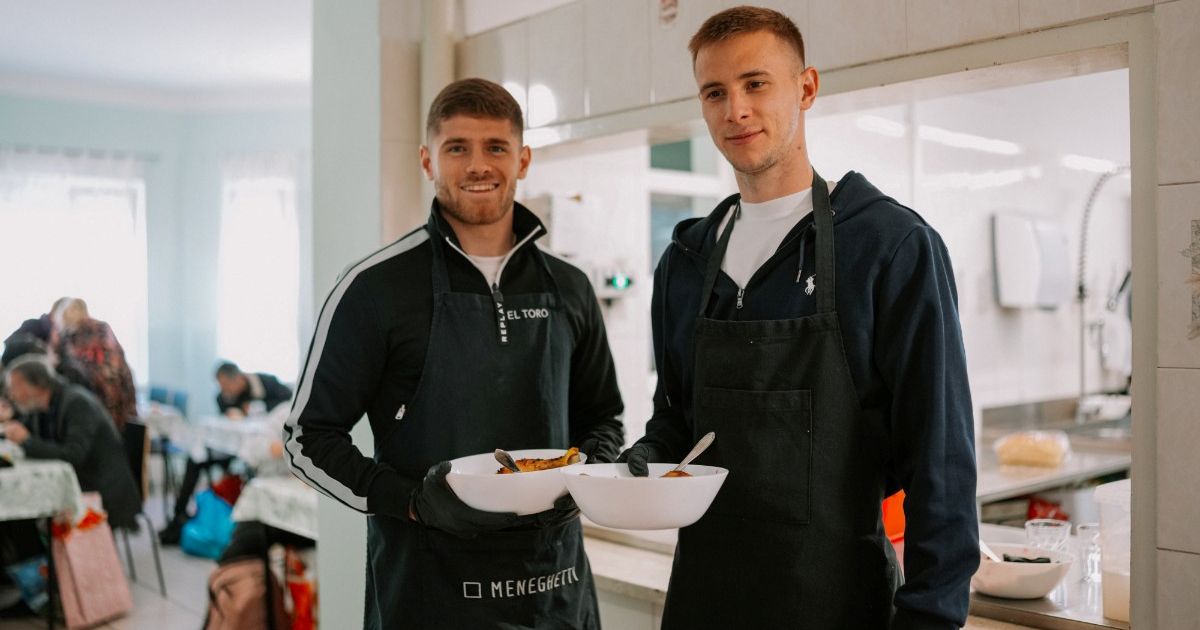 Kovačević i prvotimci Dinama pomagali u Pučkoj kuhinji