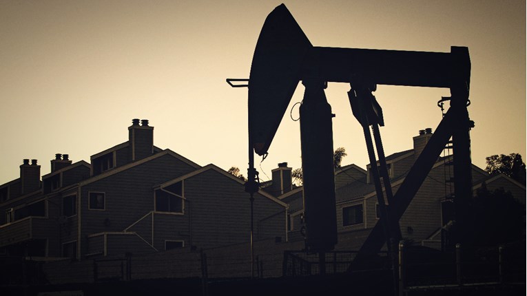 Cijene nafte pale ispod 40 dolara, trgovce brine novo razbuktavanje pandemije