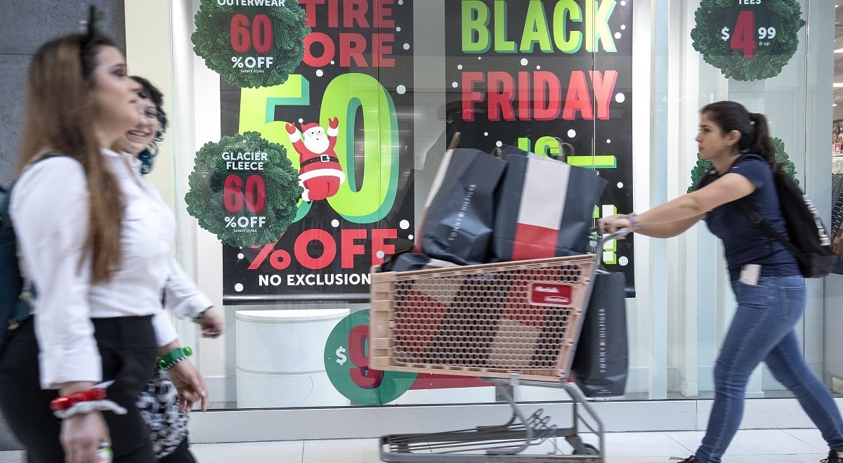 Izostale ogromne gužve u dućanima u SAD-u za Black Friday