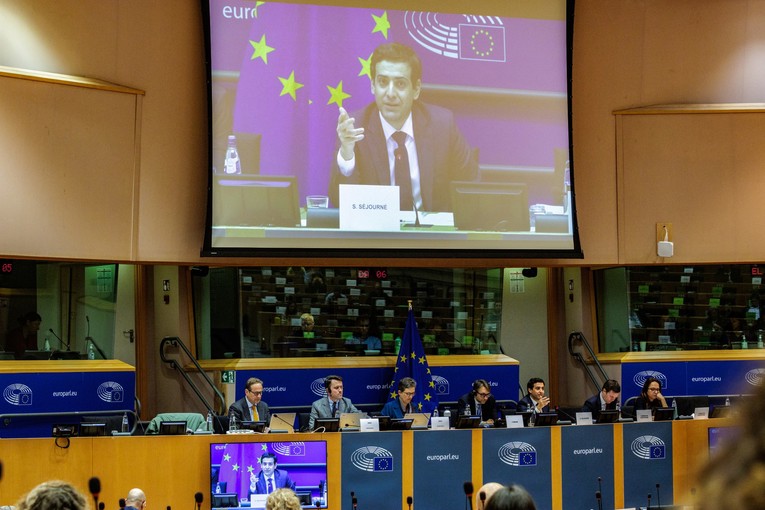 EU upozorava tvrtke: Smanjite ovisnost o dobavljačima iz Kine