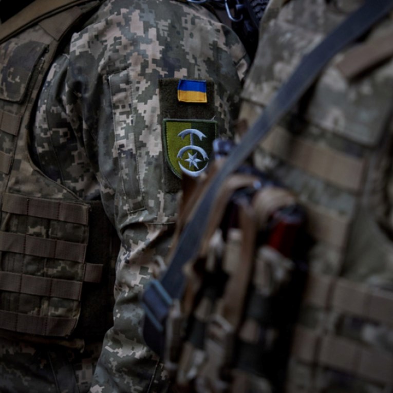 Rusija: Ukrajinci se ne mogu povući iz Kurska. Put im blokiraju vlastite mine