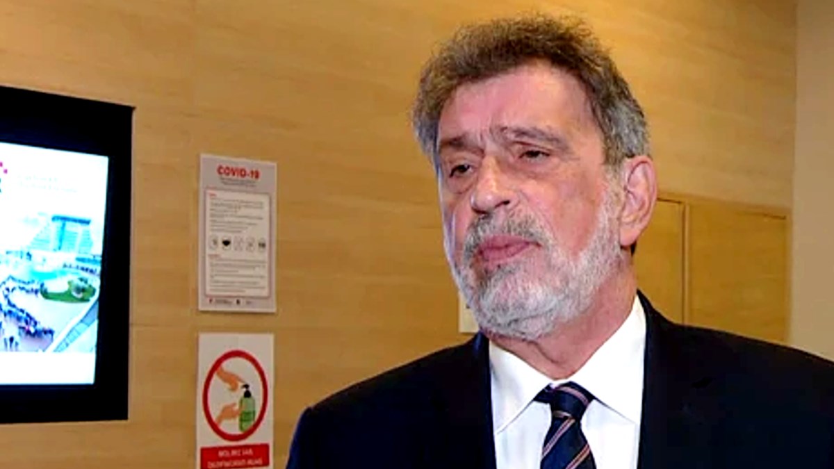 Fuchs kaže da bi osnovne i srednje škole mogle prijeći na online nastavu