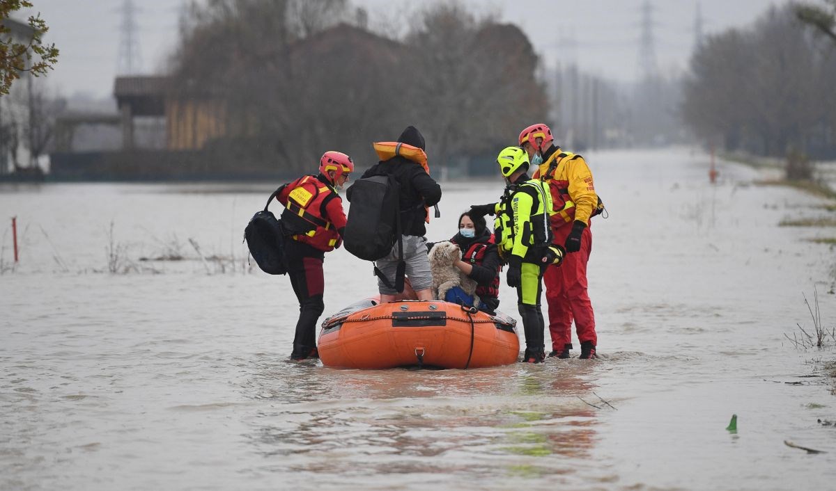 Sjever Italije zahvatilo veliko nevrijeme, prekinut željeznički i cestovni promet