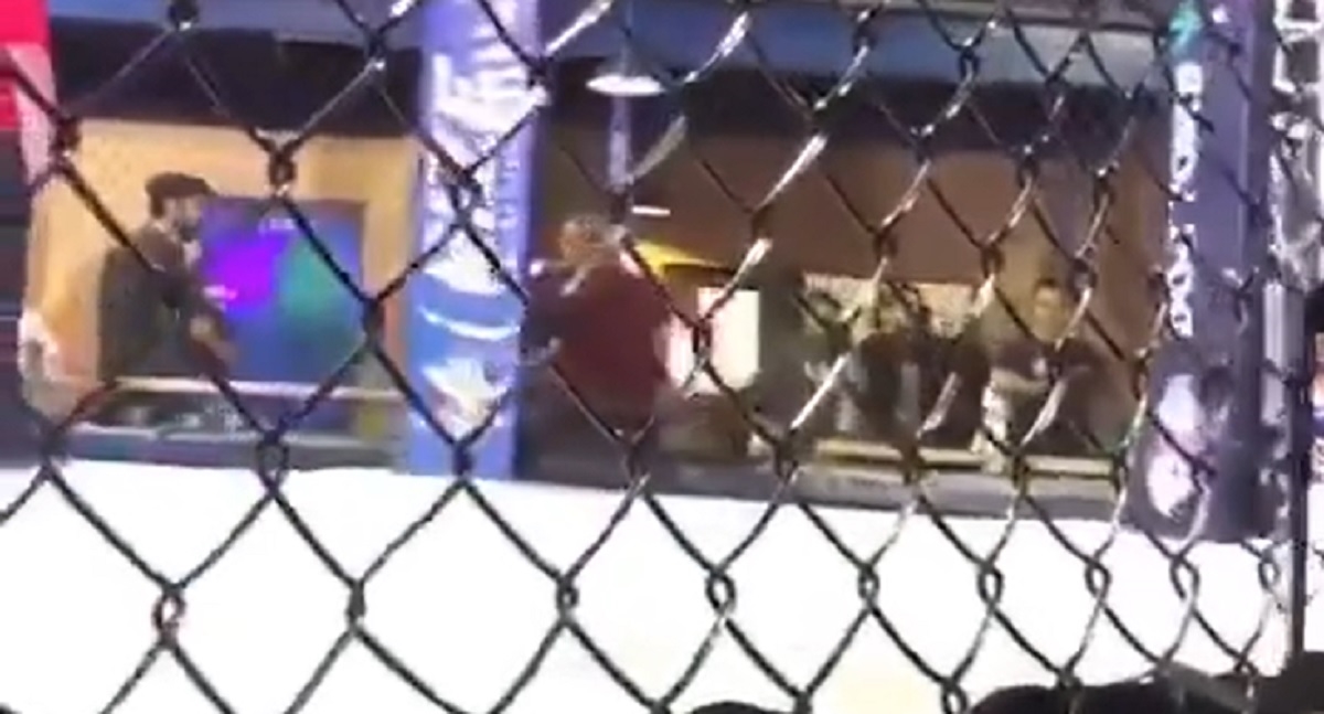 Kaos na MMA turniru. Pištoljem pucao pokraj ringa tijekom borbe, publika vrištala