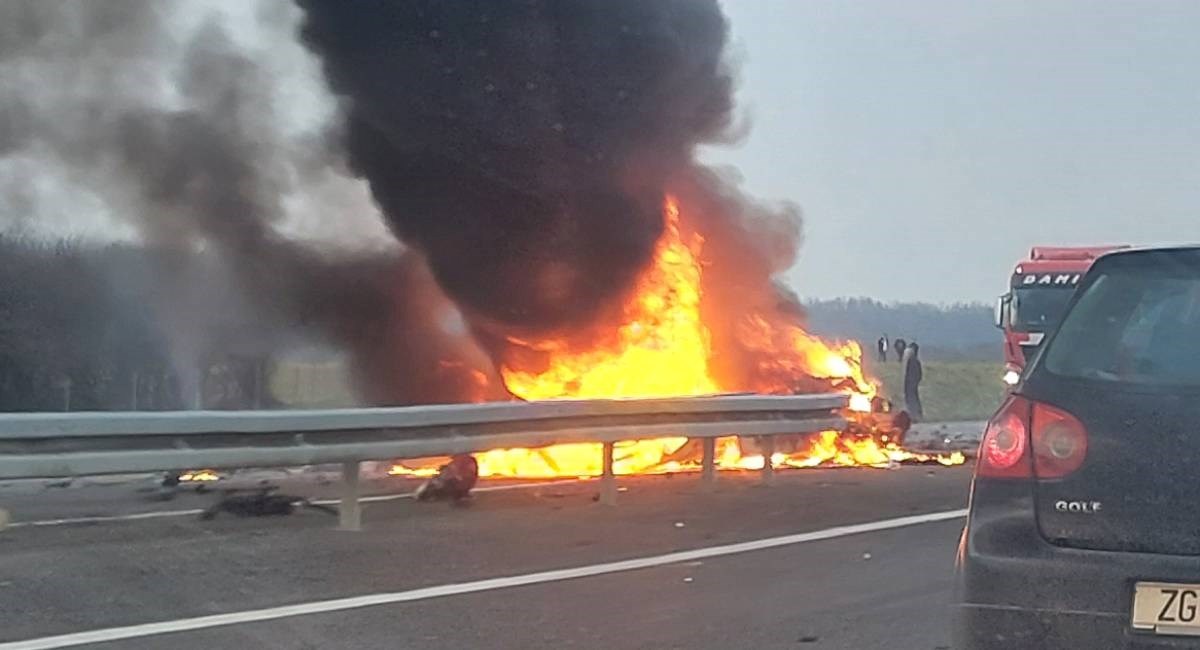 Teška prometna na A1, osoba poginula u gorućem autu. Prekinut promet prema moru