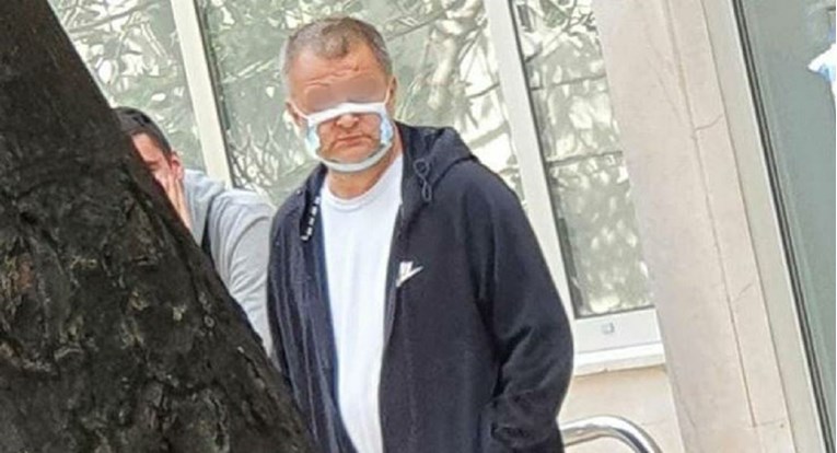 Fotka tipa iz Dalmacije izazvala podijeljene reakcije zbog maske koju je nosio