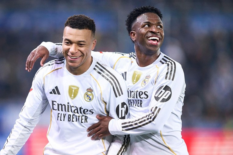 Barcelona je osvojila sve, ali Real je prodao više dresova i zaradio više od sponzora