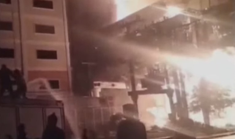 VIDEO Ogroman požar u hotelu u Kambodži. Ljudi skakali s prozora, najmanje 10 mrtvih