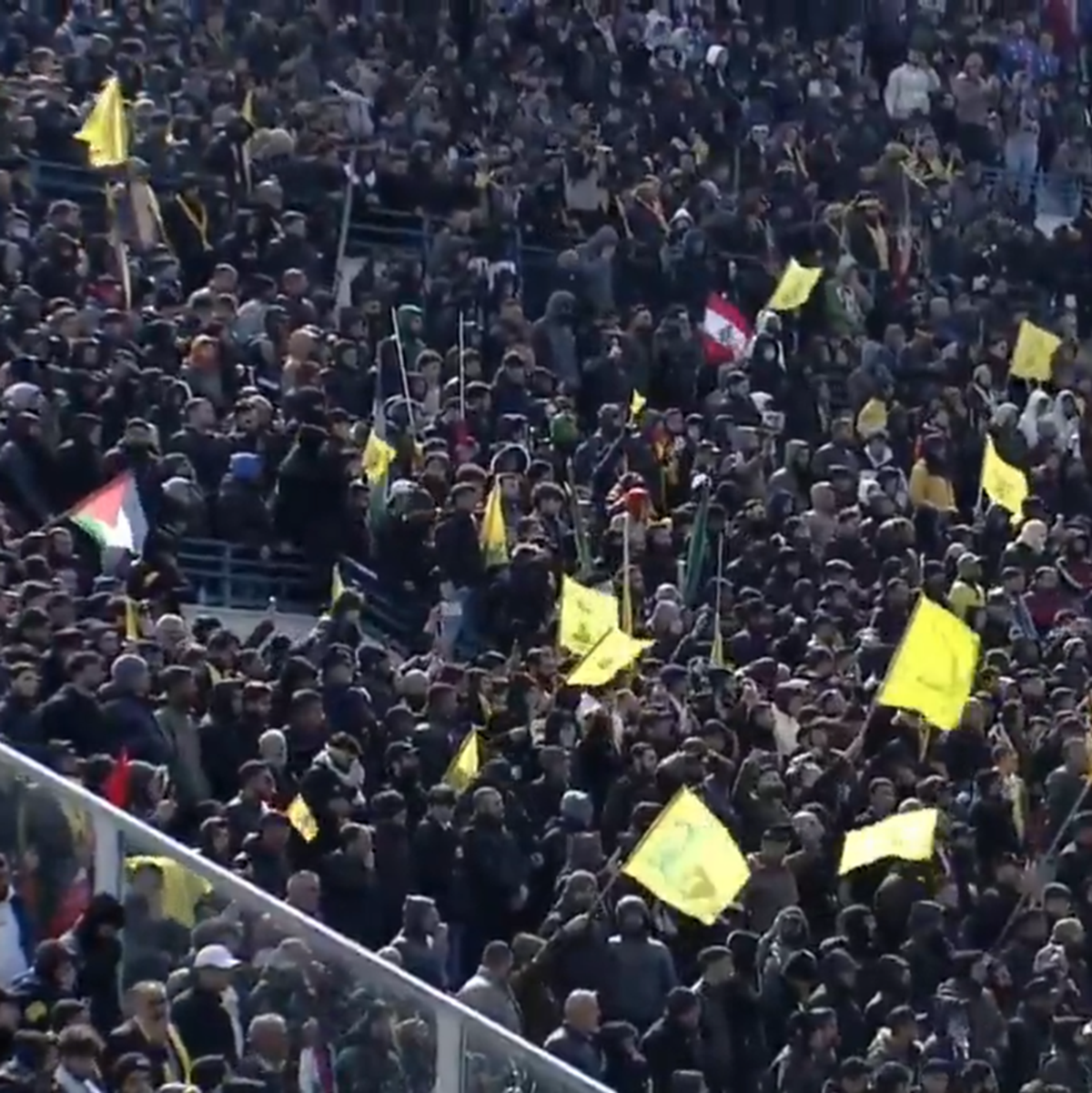 VIDEO Sprovod ubijenog šefa Hezbolaha. Stadion s 55.000 mjesta je dupkom pun