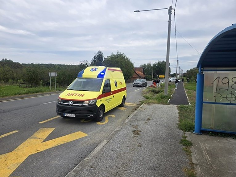 U naletu jurećeg automobila poginula 71-godišnja pješakinja koja je pretrčavala cestu