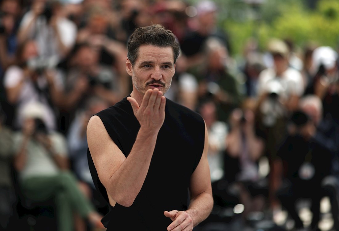 Obožavateljice izludile fotke Pedra Pascala u Cannesu, njegove ruke postale hit