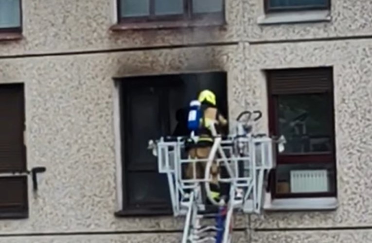 Zapalio se stan u Zagrebu. Vatrogasci spašavali djecu, koristili aparat za disanje