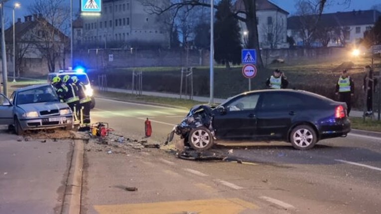 FOTO Nesreća u Požegi, sudarile se dvije Škode, vozači završili u bolnici