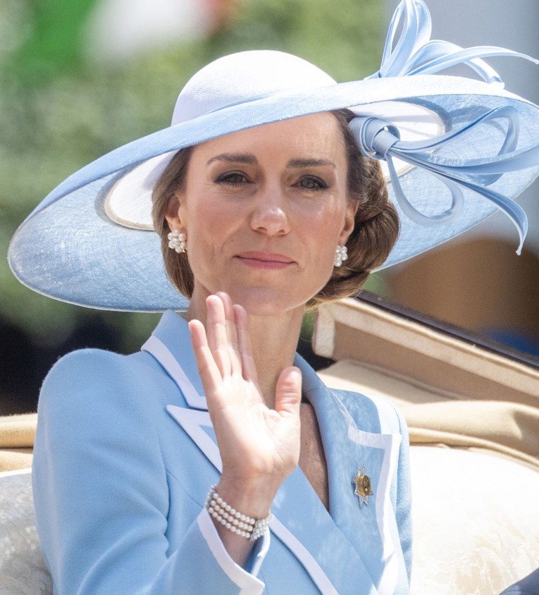 Kate se pojavila s narukvicom princeze Diane, pažnju je privukla i Charlotte