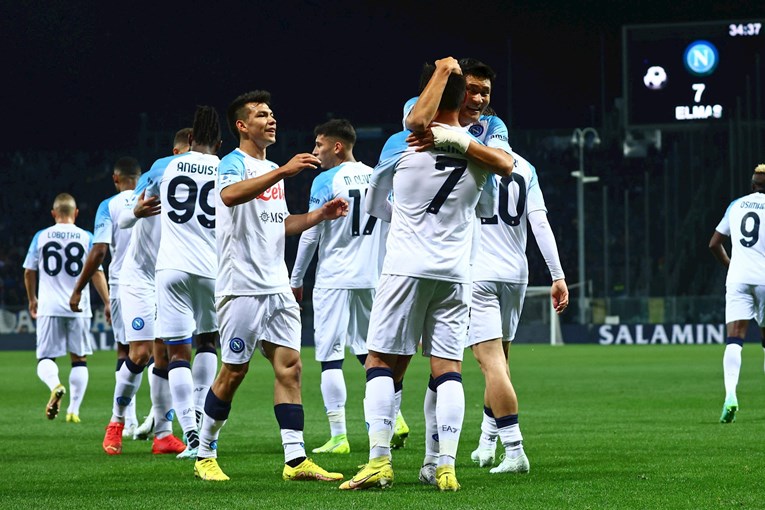 Napoli slavio na teškom gostovanju i nastavio pohod na Scudetto
