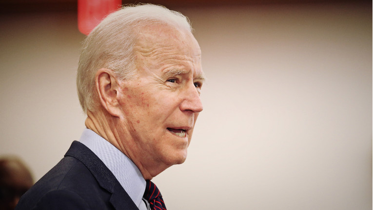 Biden kaže da o Trumpu treba odlučivati Kongres