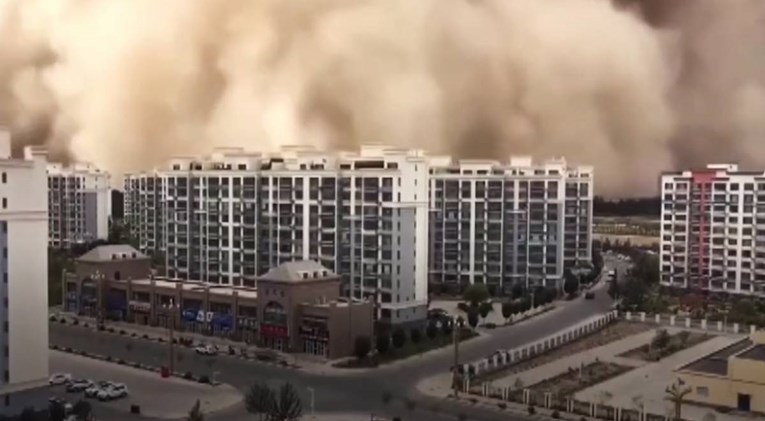 VIDEO Pješčana oluja progutala grad u Kini