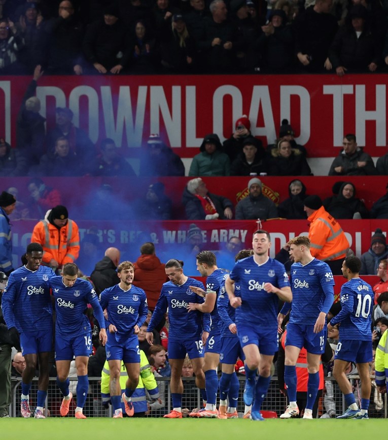 Everton s igračem manje srušio Manchester United. Pogledajte golčinu za pobjedu