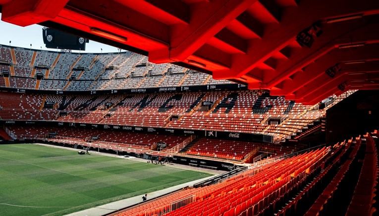 Stadion Mestalla u Valenciji pretvoren u centar za prikupljanje pomoći