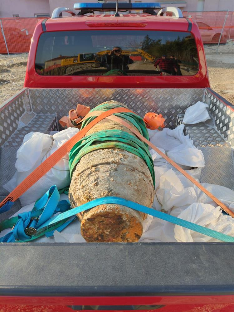 VIDEO U Pazinu pronađena bomba teška 250 kilograma, uništena je