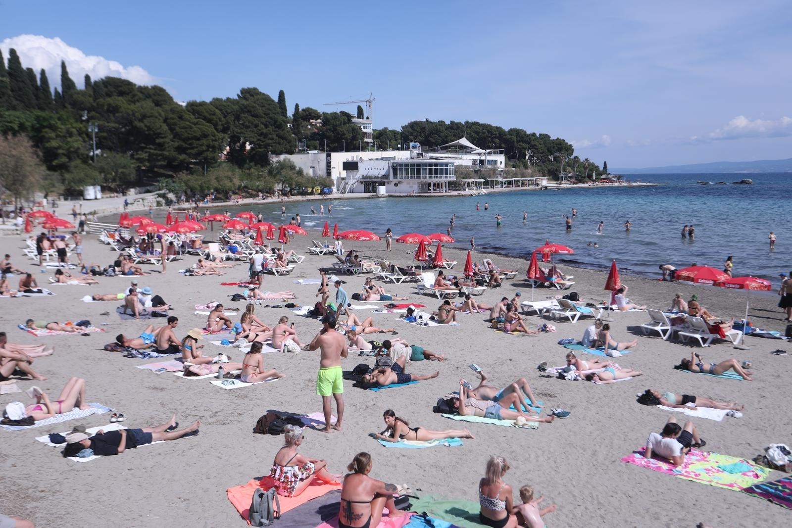VIDEO Bačvice su danas izgledale kao da je sredina kolovoza