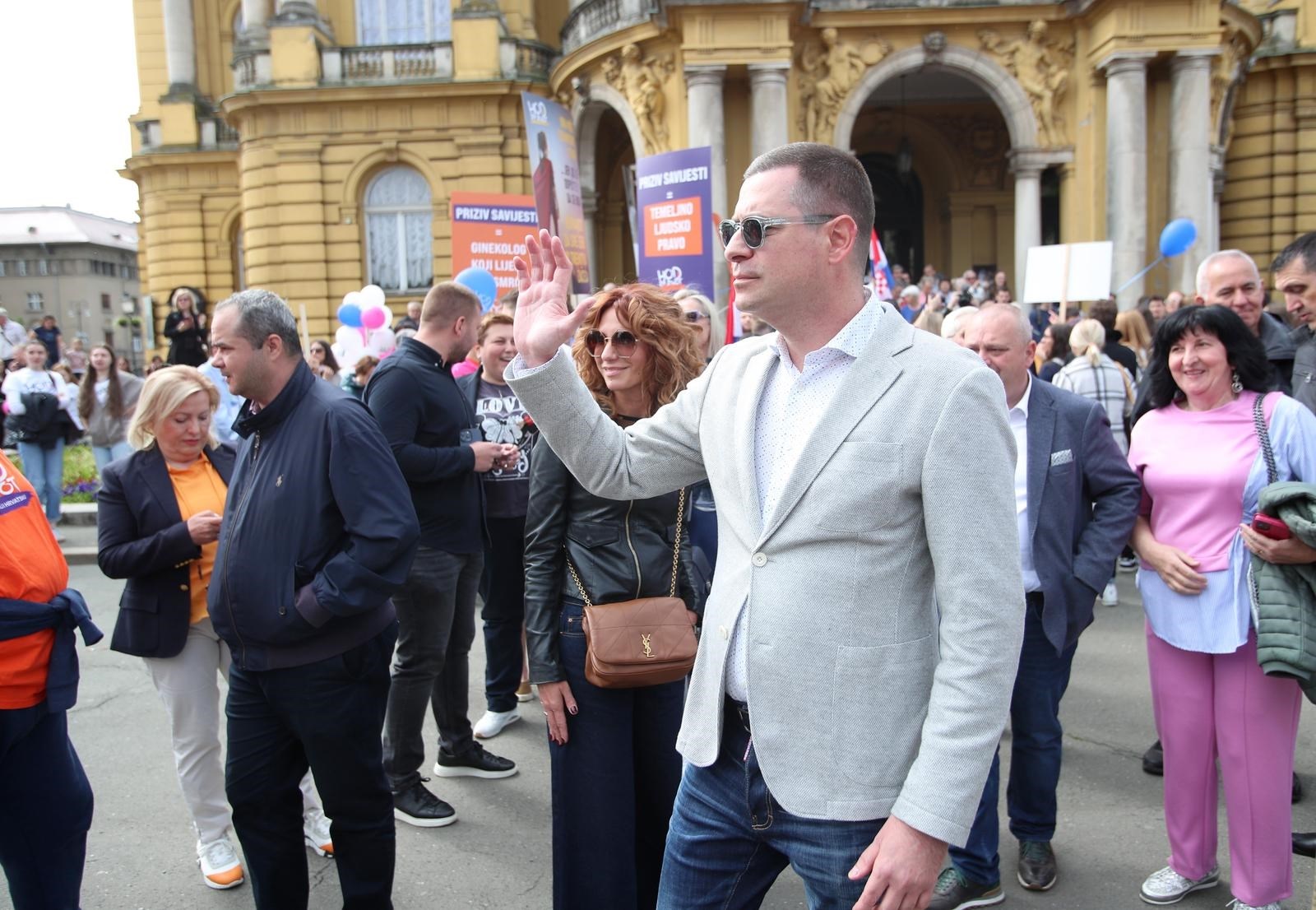 HDZ-ov Herman danas protiv zastava duginih boja. Zagreb Pride: Evo što je radio 2021.