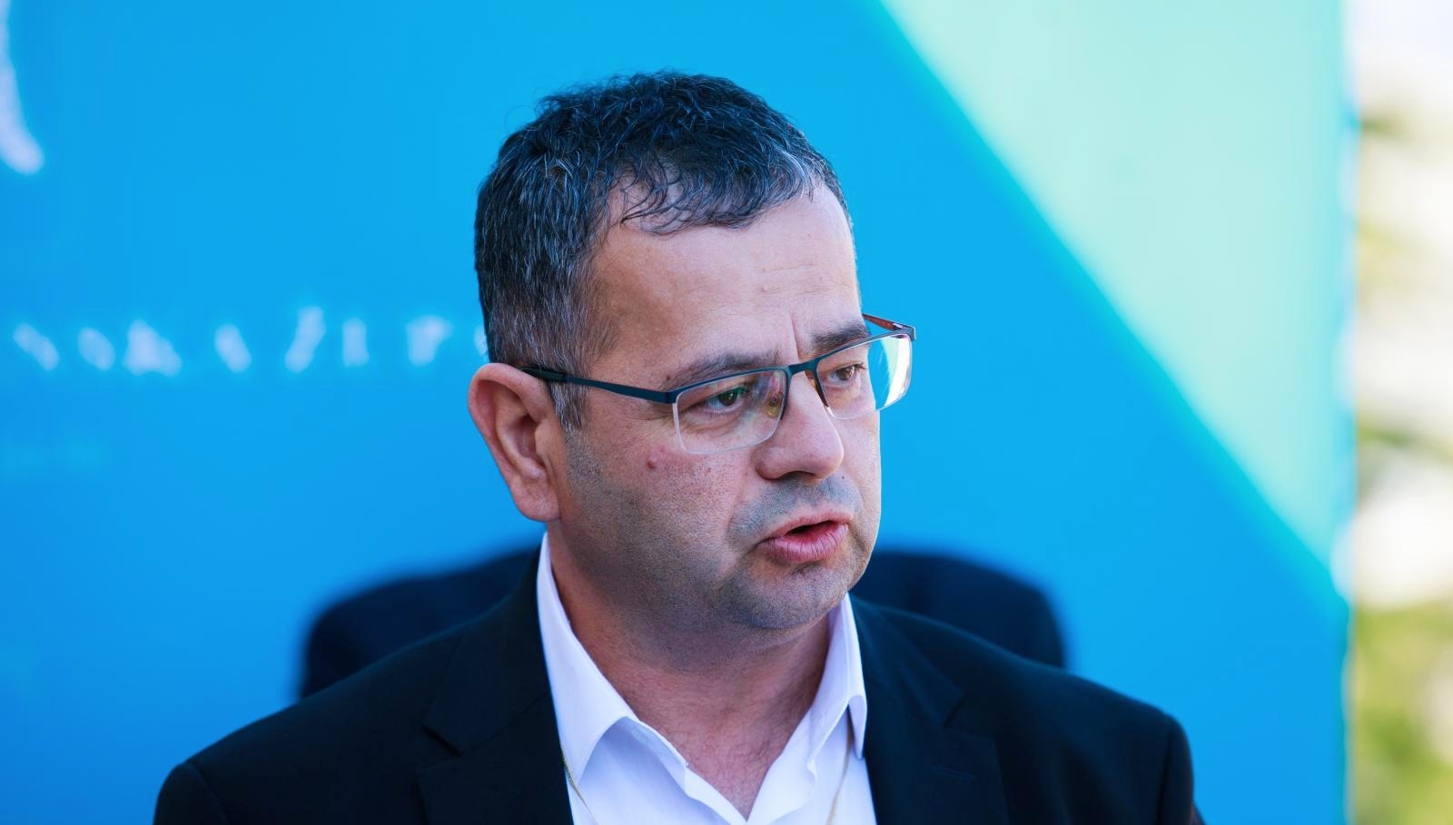 Imotska krajina uvodi nove mjere, zabranit će rad kafićima u zatvorenom