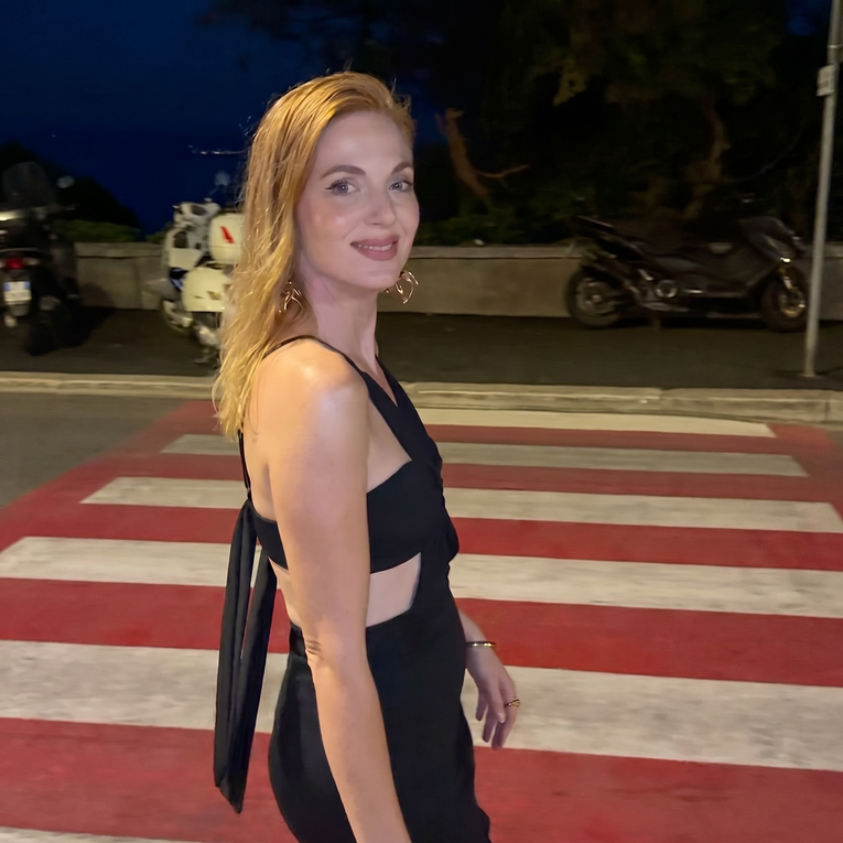 Nataša Janjić u sandalama koje dijele mišljenja i haljini koja ne prolazi nezapaženo