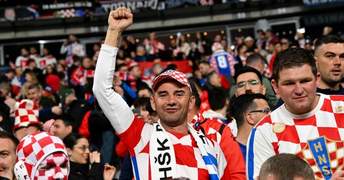 Hrvatski navijači bodre Vatrene na stadionu u Parizu, pogledajte fotke