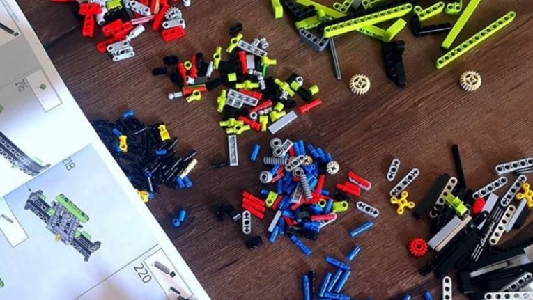 Lego kockica ispala dječaku iz nosnice nakon dvije godine