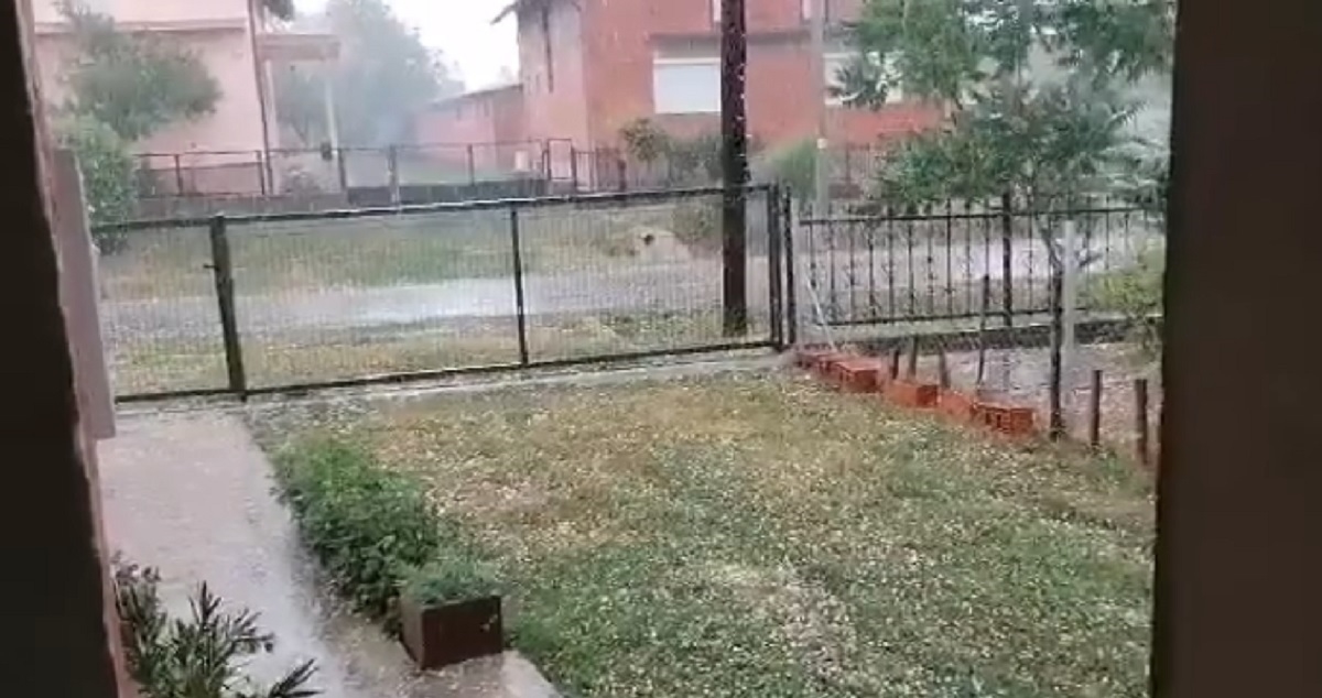 Nevrijeme na istoku Hrvatske, pala i tuča veličine oraha. Pogledajte snimku