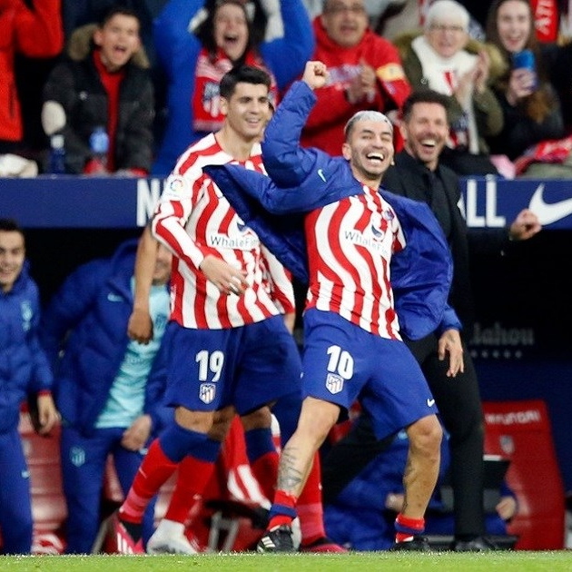Marca: Najnevjerojatniji gol ikad. Sjeo je na klupu pa počeo slaviti