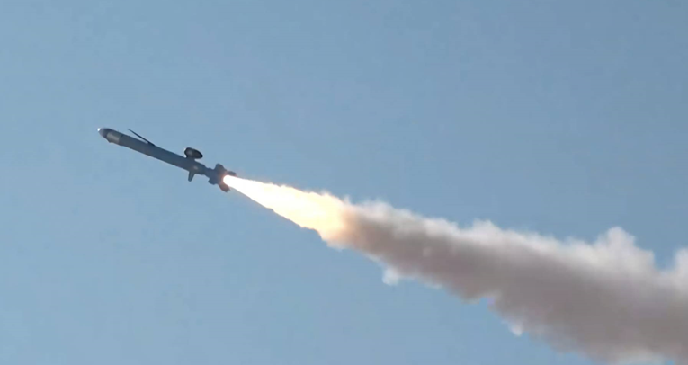 VIDEO Iran: Testirali smo raketu. Može doseći američke brodove u Perzijskom zaljevu