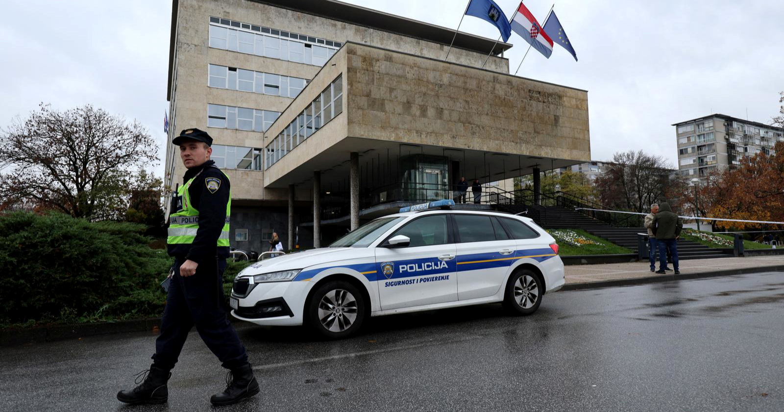 Evakuirane zagrebačka Gradska uprava i škola u Sesvetama zbog dojave o bombi