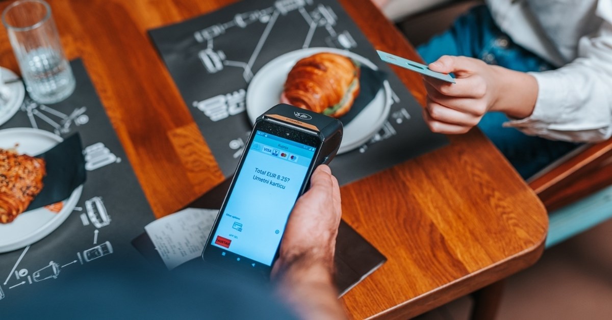 Znate da vaš mobitel može biti POS uređaj? Idealno rješenje za sezonu i male biznise