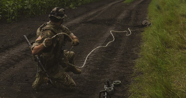 Ukrajinska protuofenziva je zaglavila u minskim poljima. Zapadna vozila su nemoćna