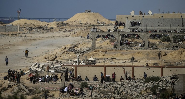 Izraelci ubili desetke Palestinaca koji su čekali humanitarnu pomoć u Gazi
