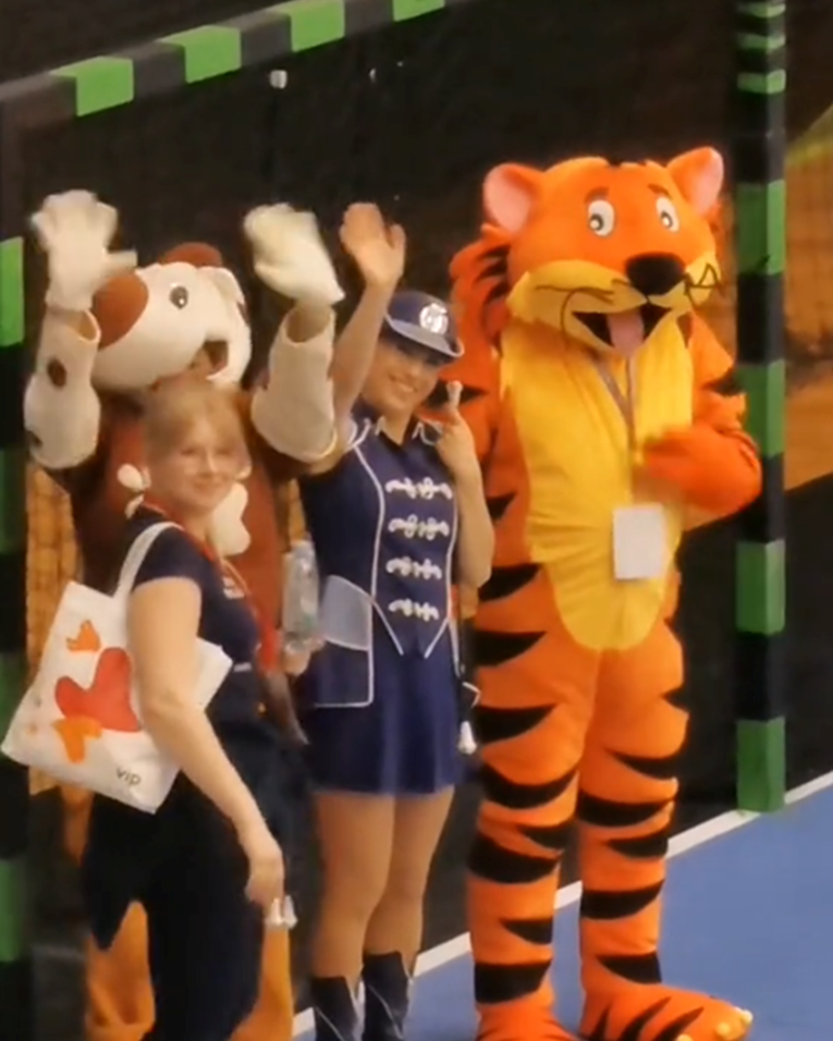 Bivši šef zagrebačkih mažoretkinja došao na prvenstvo. "Obukao se u maskotu tigra"