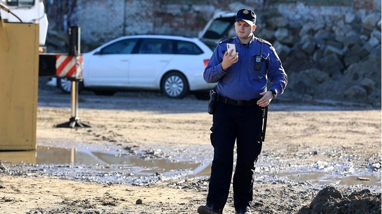 Završen očevid pada dizalice u osječkoj luci