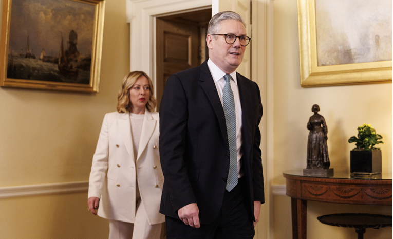 Macron i Meloni predlažu razgovore s Putinom. Starmer: Ja neću