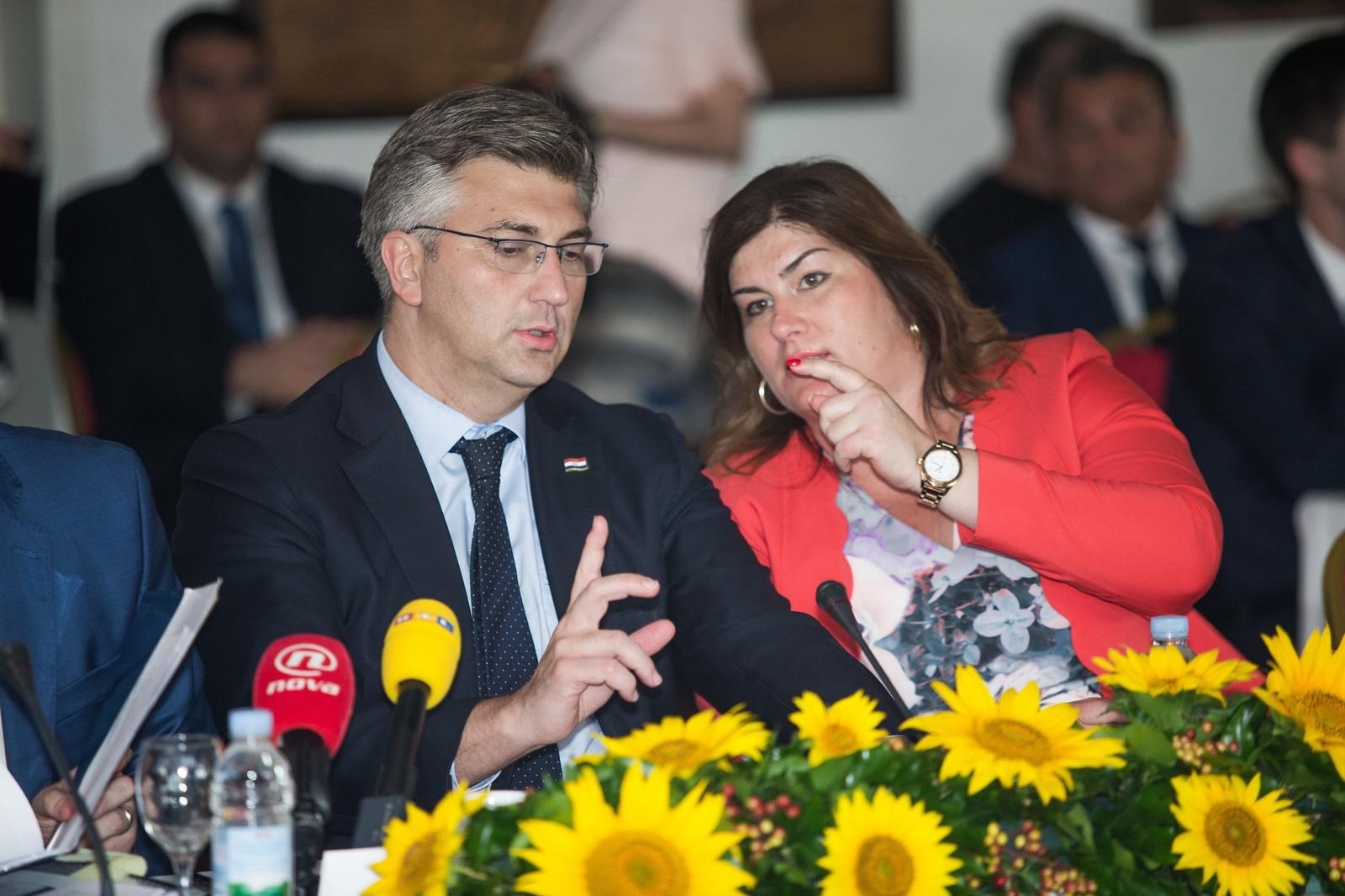 "Sjajna je. Nikad nisam vidio nekoga s takvim znanjem", govorio je Plenković o Žalac