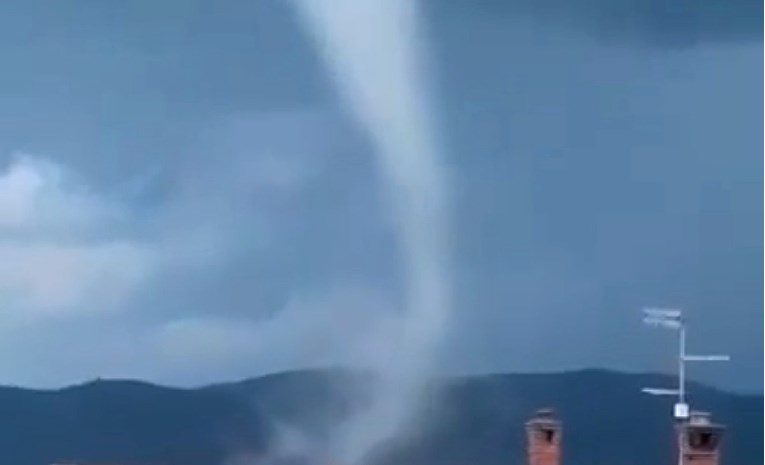 VIDEO Tornado u Sloveniji, brzina bila veća od 100 km/h