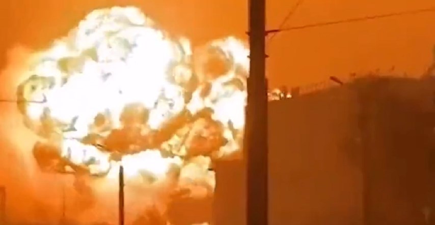 Požar u tvornici važnoj za rusku vojsku. Nakon eksplozije nastao veliki oblak plamena