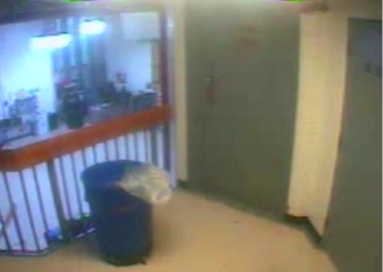 VIDEO Objavljena snimka pronalaska tijela Jeffreyja Epsteina